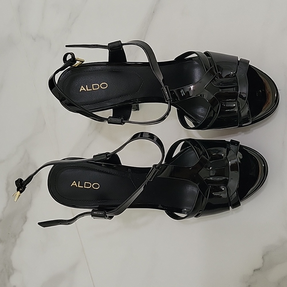 Woman 8.5 black high hills sandals